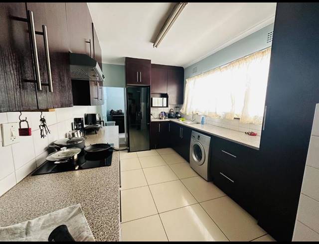 3 BEDROOM HOUSE FOR SALE IN RHODESFIELD